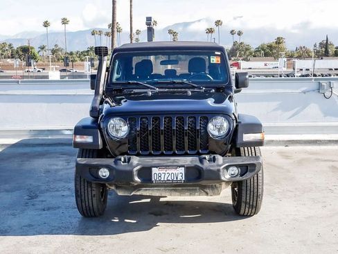 Used 2021 Jeep Gladiator Sport AWD/4WD image 3