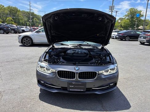 Used 2018 BMW 330i xDrive Sedan w/ Convenience Package AWD/4WD image 10
