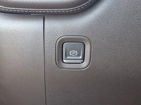 Used 2022 GMC Sierra 1500 SLT w/ SLT Convenience Package image 10