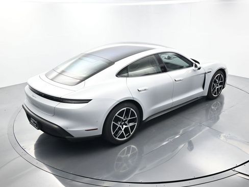 Used 2025 Porsche Taycan image 43