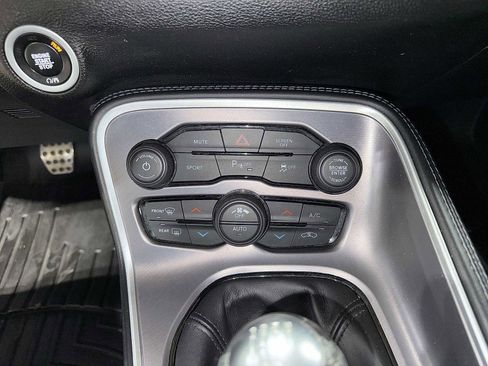 Used 2022 Dodge Challenger R/T w/ Blacktop Package image 19