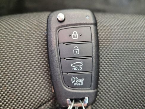 Used 2025 Hyundai Elantra SE w/ Cargo Package FWD image 32