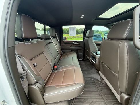 Used 2024 GMC Sierra 3500 Denali w/ Denali Reserve Package AWD/4WD image 23