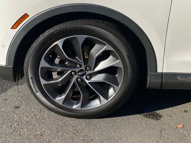 Used 2022 Lincoln Nautilus Reserve w/ Equipment Group 201A FWD image 6