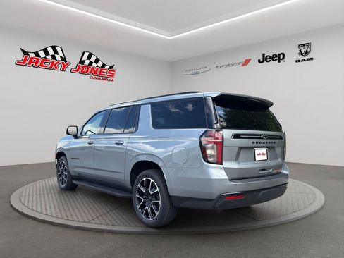 Used 2023 Chevrolet Suburban RST w/ Luxury Package AWD/4WD image 7