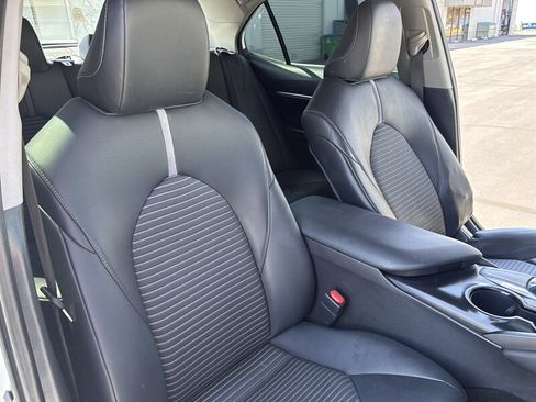 Used 2019 Toyota Camry SE w/ Convenience Package FWD image 38