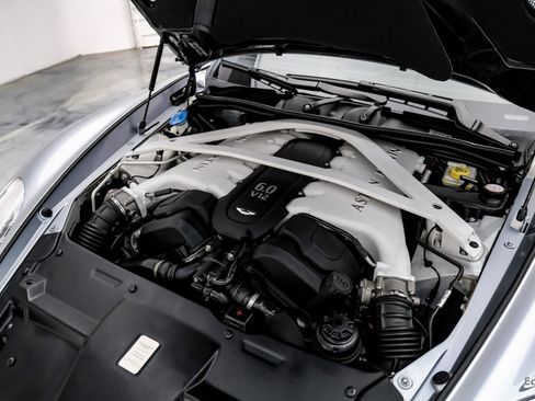 Used 2014 Aston Martin Vanquish Coupe image 57