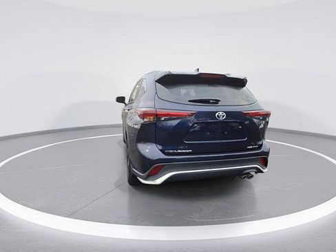 Certified 2024 Toyota Highlander XSE image 9