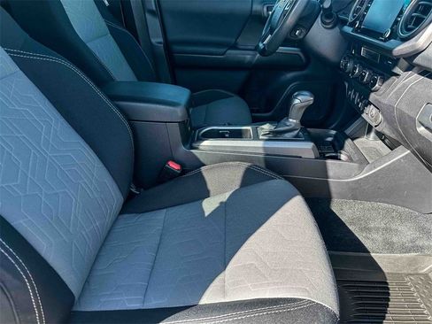 Used 2021 Toyota Tacoma TRD Off-Road image 22