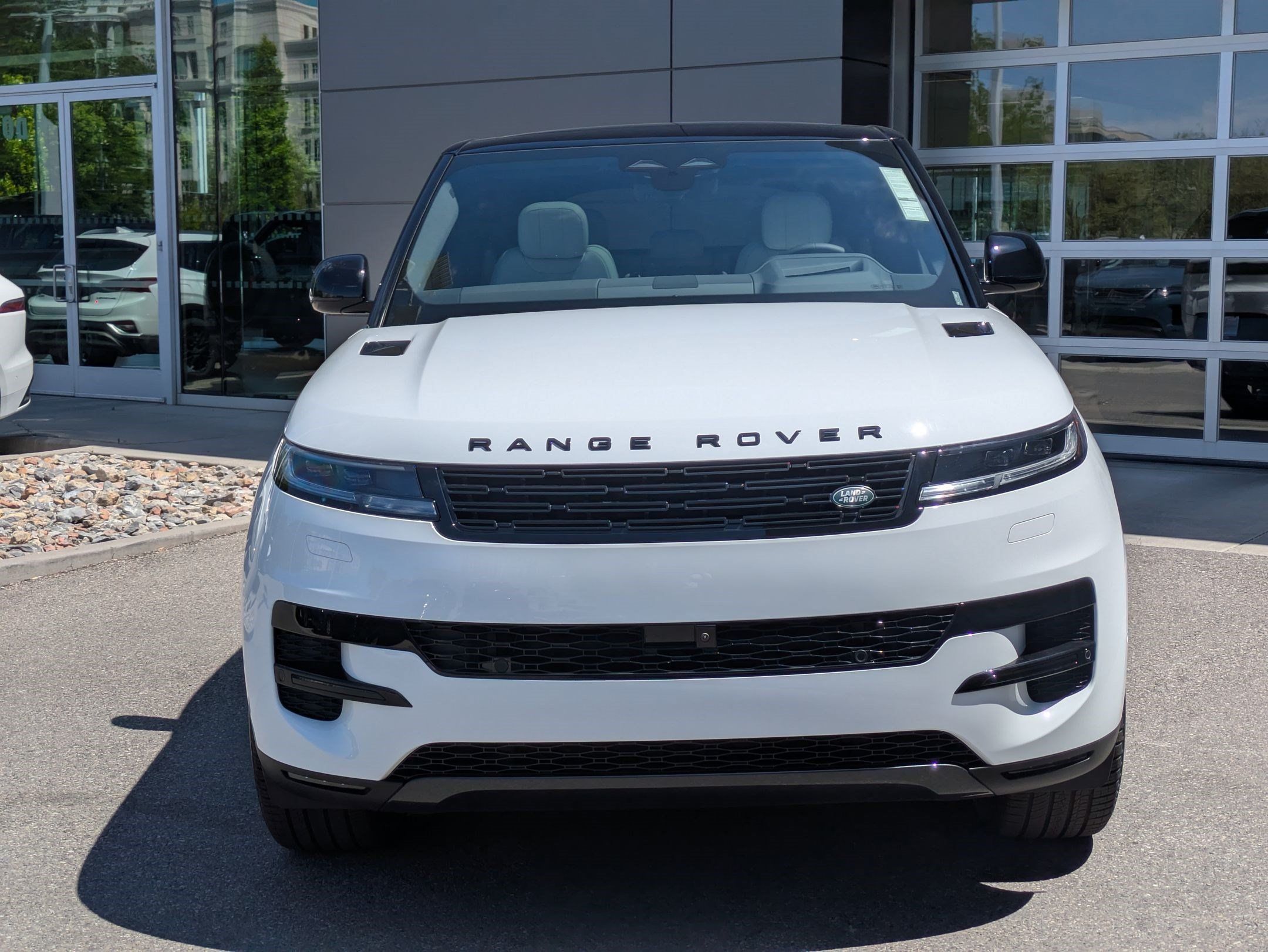 New 2026 Land Rover Range Rover Sport SE AWD/4WD image 2