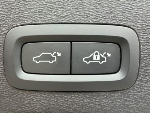 Used 2023 Volvo C40 P8 Recharge Plus AWD/4WD image 46