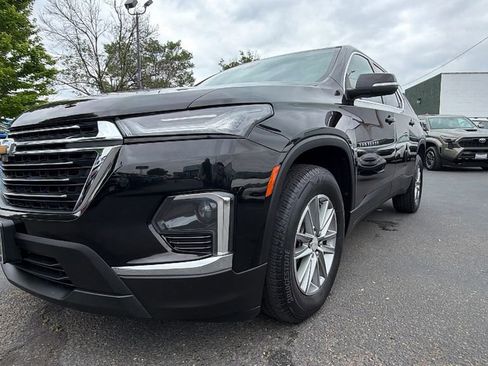 Used 2023 Chevrolet Traverse LT FWD image 9