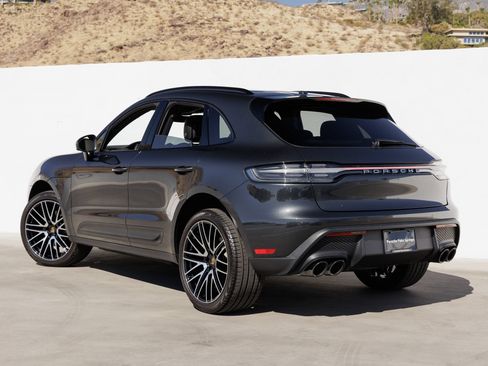 Certified 2026 Porsche Macan AWD/4WD image 3