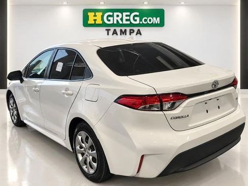 Used 2020 Toyota Corolla LE FWD image 2