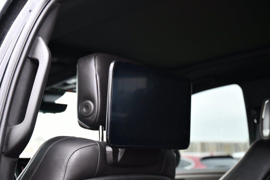 Used 2025 GMC Yukon Denali Ultimate w/ LPO, Floor Liner Package AWD/4WD image 28