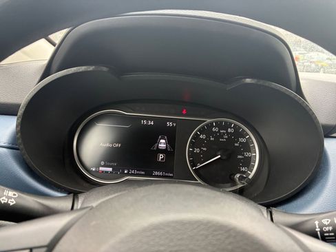 Used 2025 Nissan Versa SV image 35