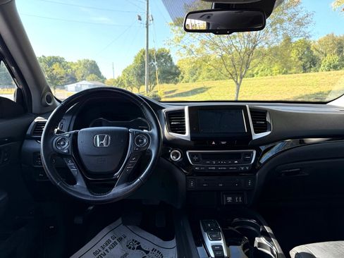 Used 2016 Honda Pilot Touring image 11