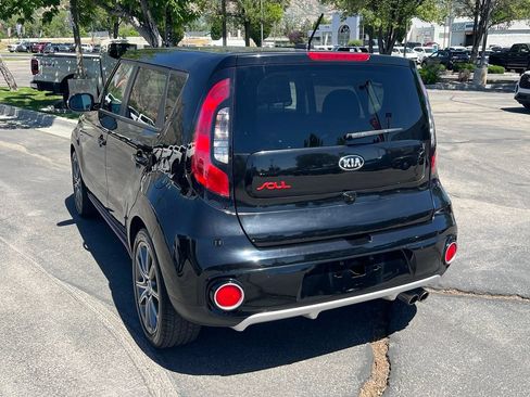 Used 2018 Kia Soul ! FWD image 11