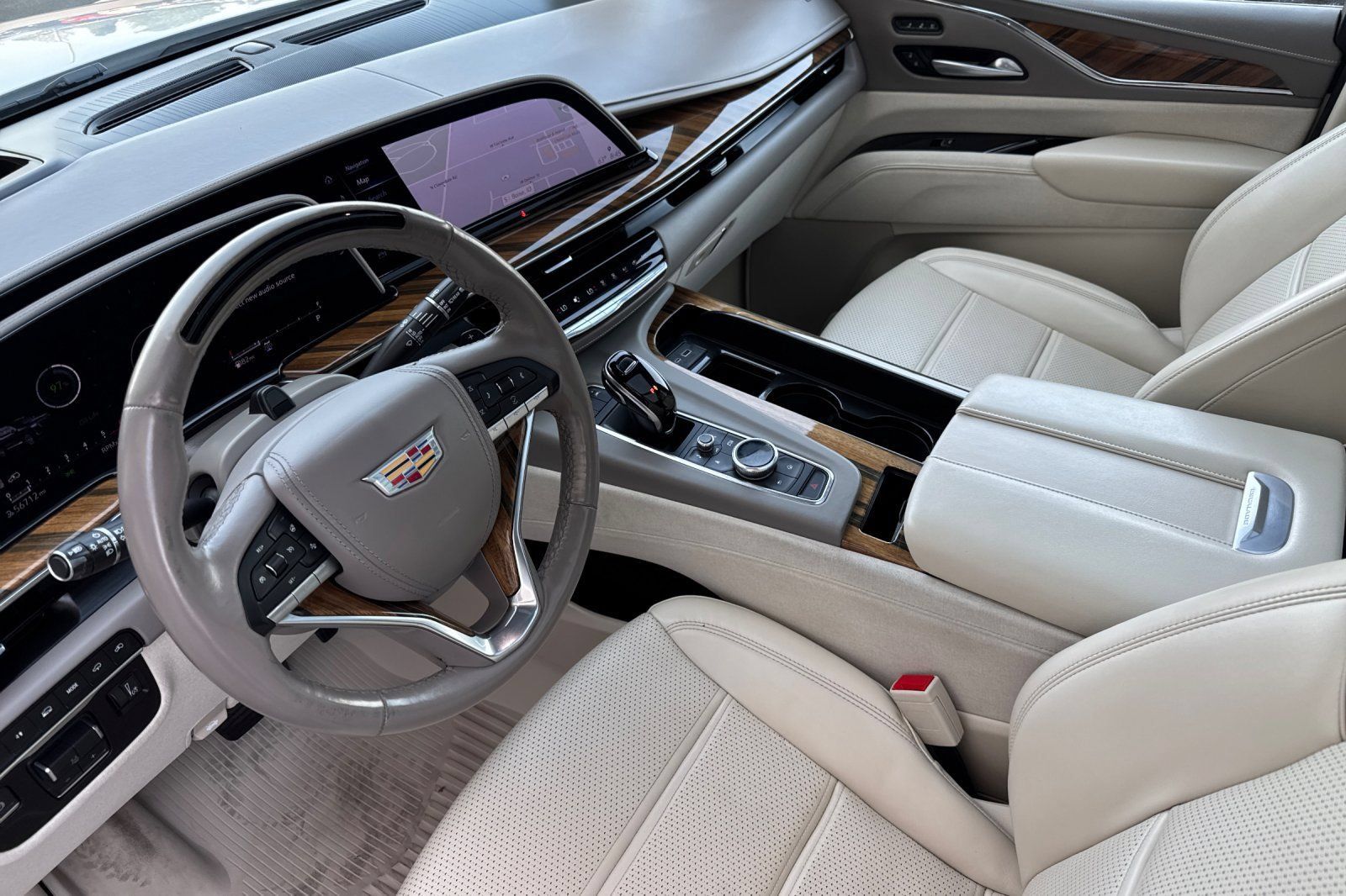 Used 2024 Cadillac Escalade Sport Platinum w/ LPO, ONYX Package AWD/4WD image 10