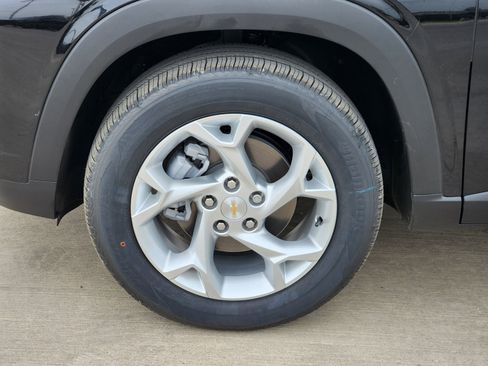 New 2026 Chevrolet Trax LS w/ LS Convenience Package image 11