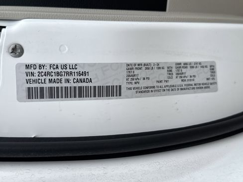 Used 2024 Chrysler Pacifica Touring-L image 34