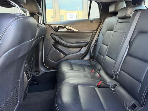 Used 2017 INFINITI QX30 FWD image 23