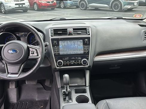 Used 2018 Subaru Outback 3.6R Limited AWD/4WD image 12