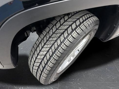 Used 2023 Jeep Grand Cherokee Laredo w/ Luxury Tech Group I image 34