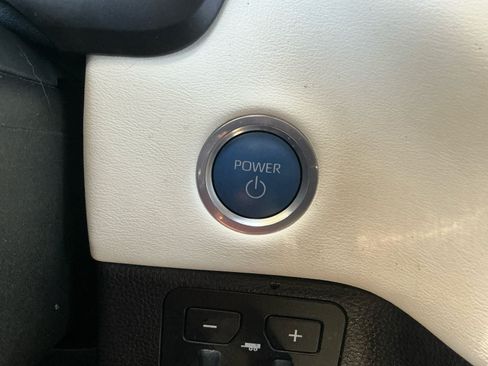 Used 2024 Toyota Sequoia Capstone AWD/4WD image 30