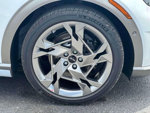 New 2024 Genesis GV60 Performance image 9