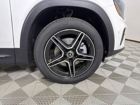 New 2026 Mercedes-Benz GLB 250 4MATIC image 9
