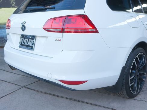 Used 2017 Volkswagen Golf SEL image 39