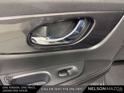 Used 2017 Nissan Rogue SV w/ Sun & Sound Touring Package image 38