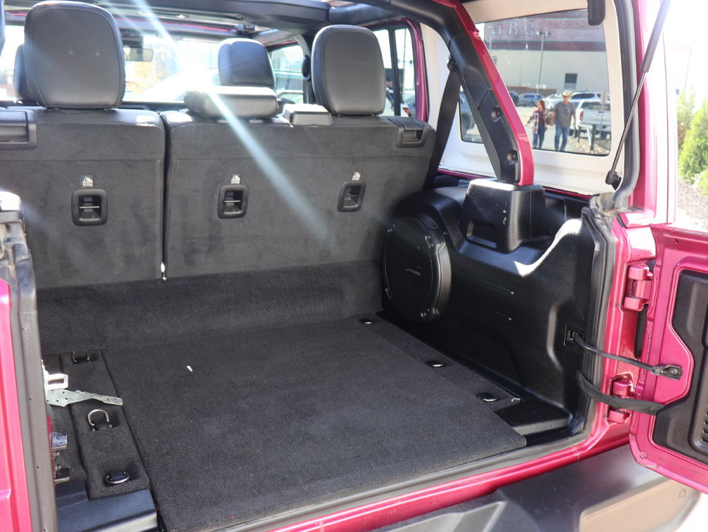 Used 2021 Jeep Wrangler Unlimited Rubicon 4xe w/ Cold Weather Group AWD/4WD image 16