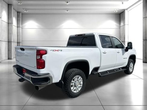 Used 2022 Chevrolet Silverado 3500 LT w/ True North Edition AWD/4WD image 8