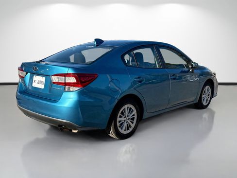 Used 2018 Subaru Impreza 2.0i Premium image 3