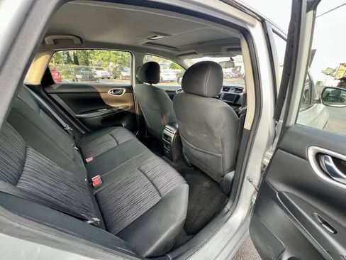 Used 2019 Nissan Sentra SV w/ Special Edition Package FWD image 12