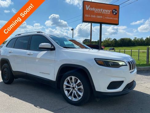 Used 2020 Jeep Cherokee Latitude FWD image 1