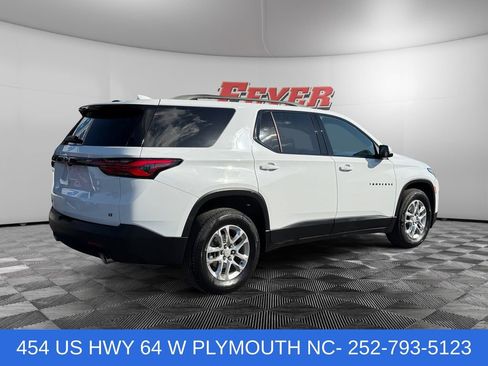 Used 2023 Chevrolet Traverse LT FWD image 5