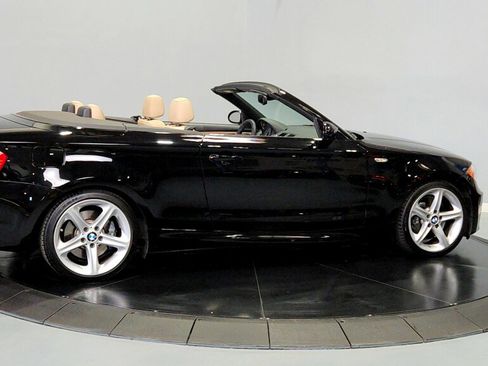 Used 2009 BMW 135i Convertible image 7