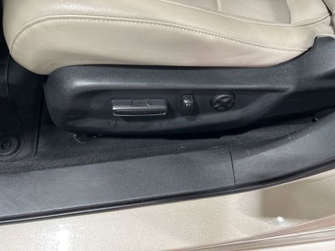 Used 2018 Honda Accord Touring image 10