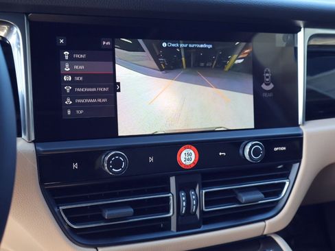 New 2026 Porsche Macan image 19