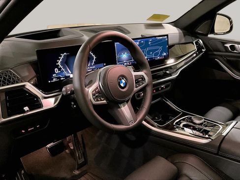 Used 2026 BMW X5 xDrive40i w/ M Sport Package AWD/4WD image 17
