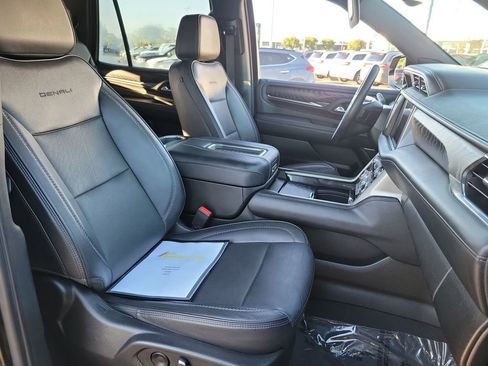 Used 2023 GMC Yukon Denali image 15