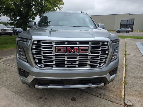 Used 2026 GMC Yukon Denali w/ Denali Reserve Package AWD/4WD image 8