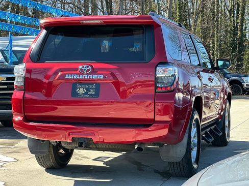 Used 2020 Toyota 4Runner SR5 RWD image 7