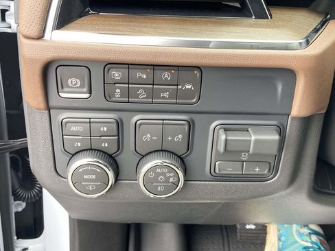 New 2026 Chevrolet Tahoe High Country AWD/4WD image 25