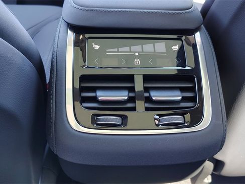 New 2026 Volvo XC90 B6 Plus w/ Protection Package Premier image 29