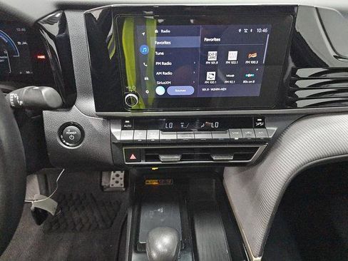 Used 2025 Toyota Camry SE w/ Convenience Package FWD image 6