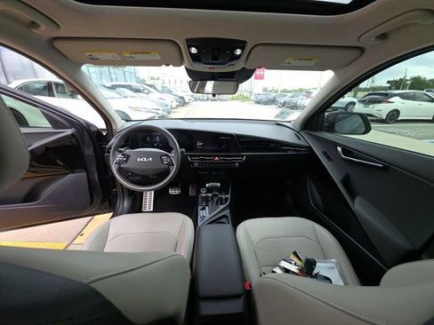 Used 2023 Kia Niro EX Touring FWD image 25